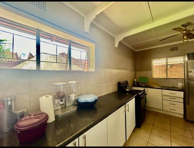 3 BEDROOM HOUSE FOR SALE IN VANDERBIJLPARK CE 2